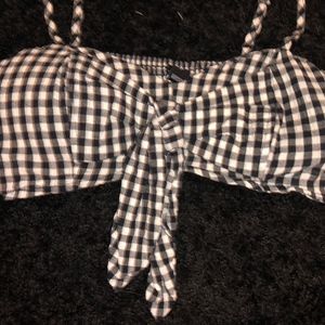 Cute checkered crop tie